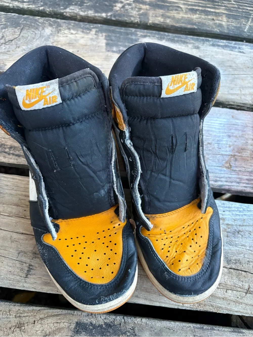 Jordan missing shoe